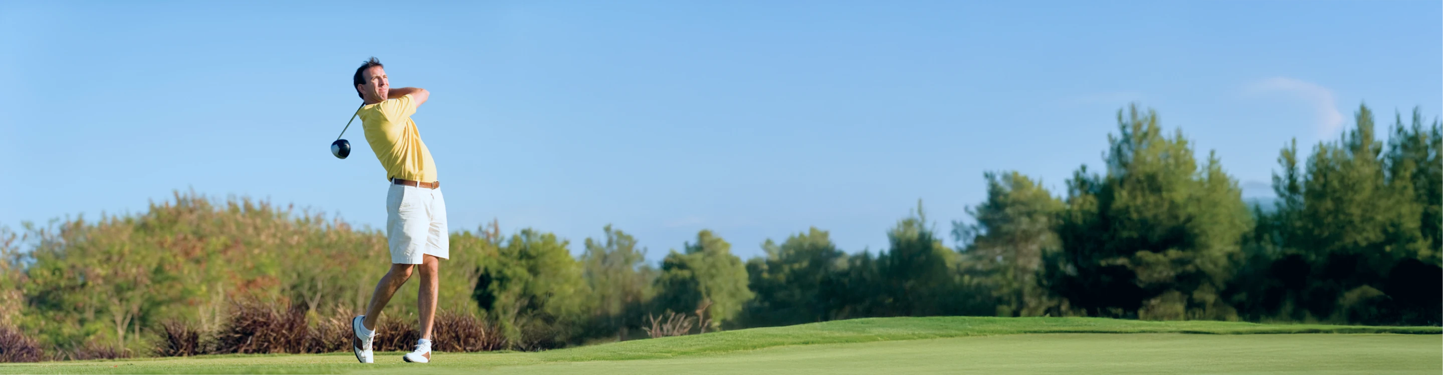 Contrat Generali Lux Vie : bannière de fond avec un golfeur